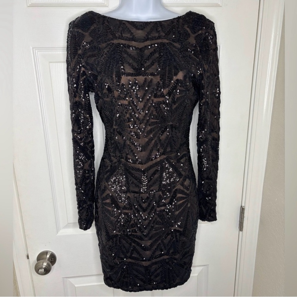 NOW TEMPORARILY ON SALE! Dress the Population Black Sequin Long Sleeve Dress.